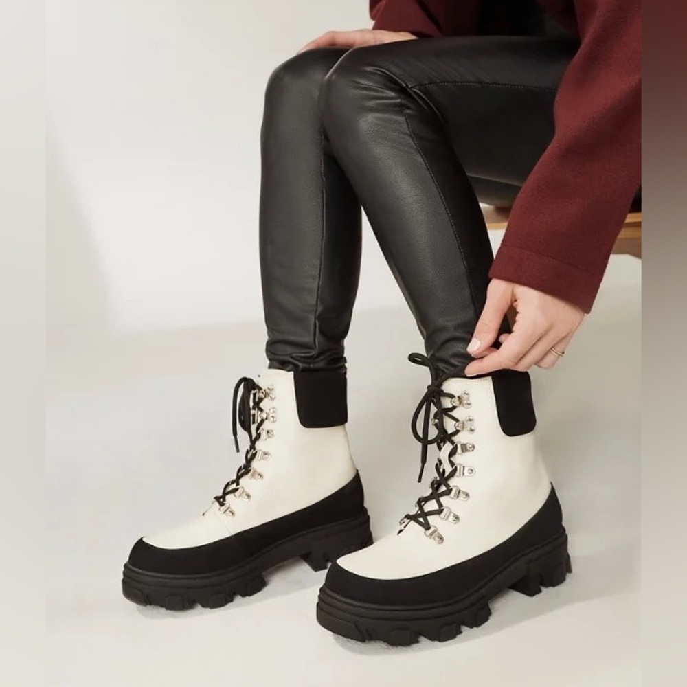 NEW IN BOX JustFab Pythios Black Caviar/Bright White Cold Weather boots - Size 7
